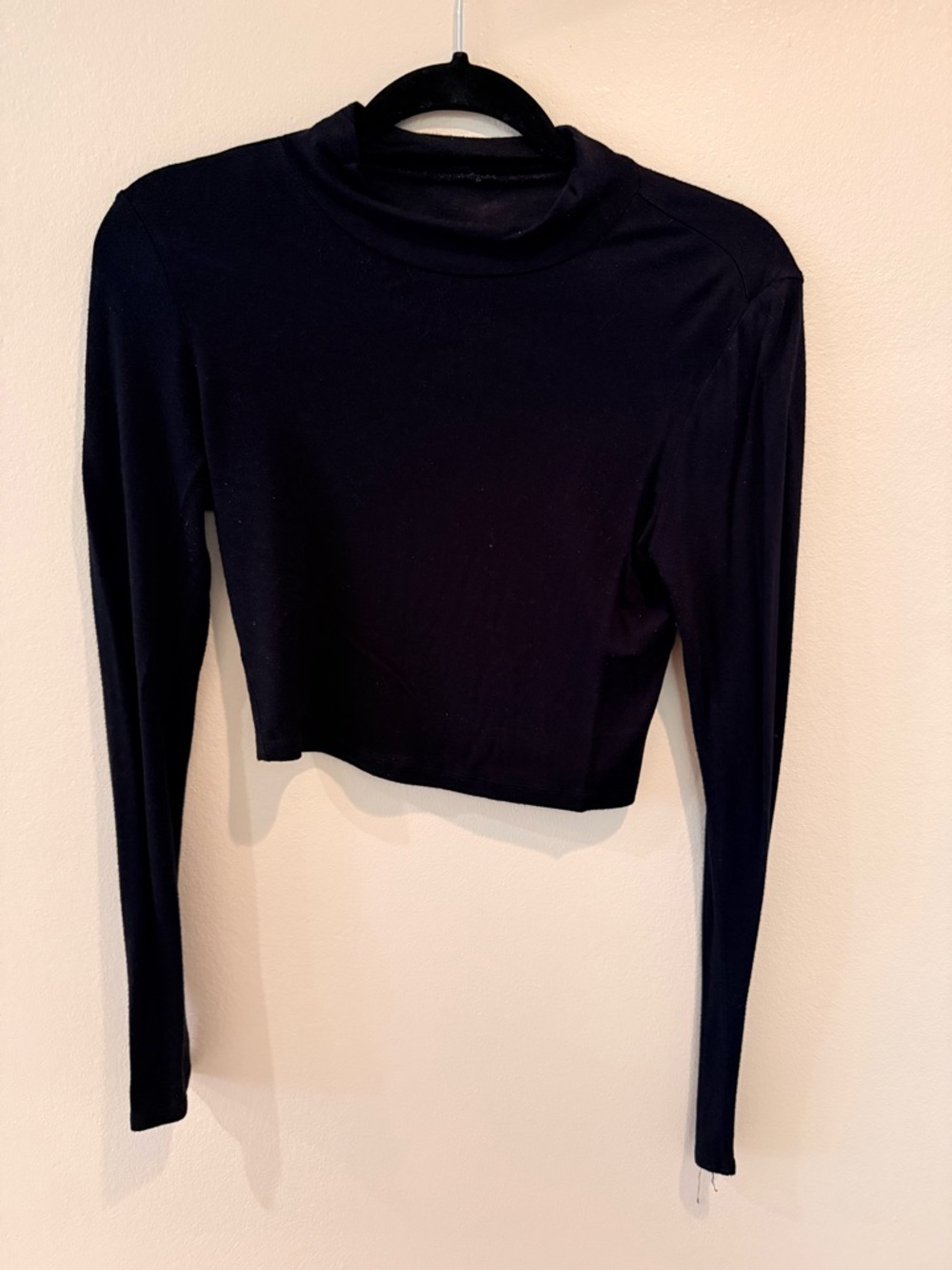 Aeropostale Seriously Soft Women's Black Long Sleeve Cropped Top Mock Neck